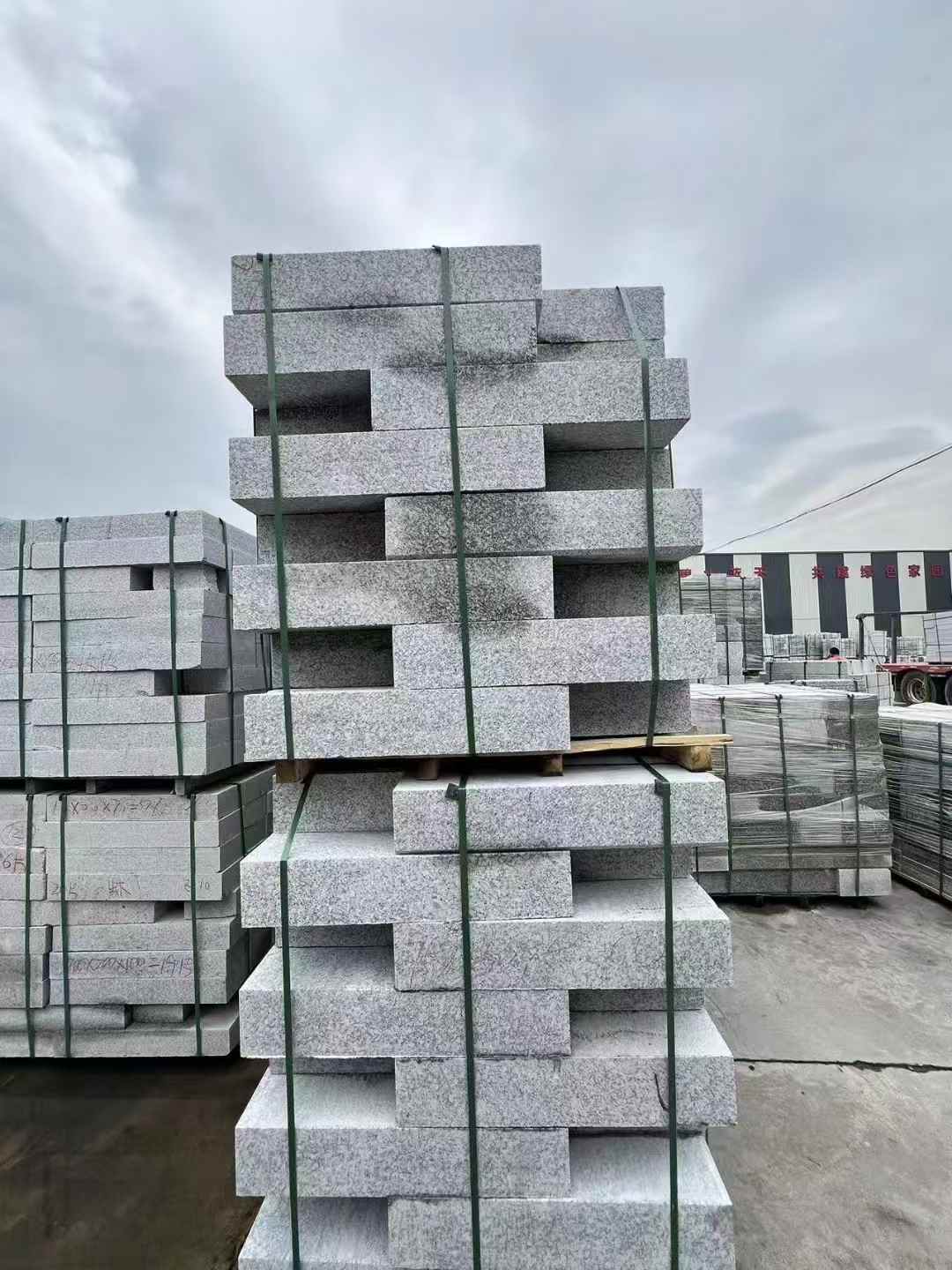 兰州 芙蓉白路沿石