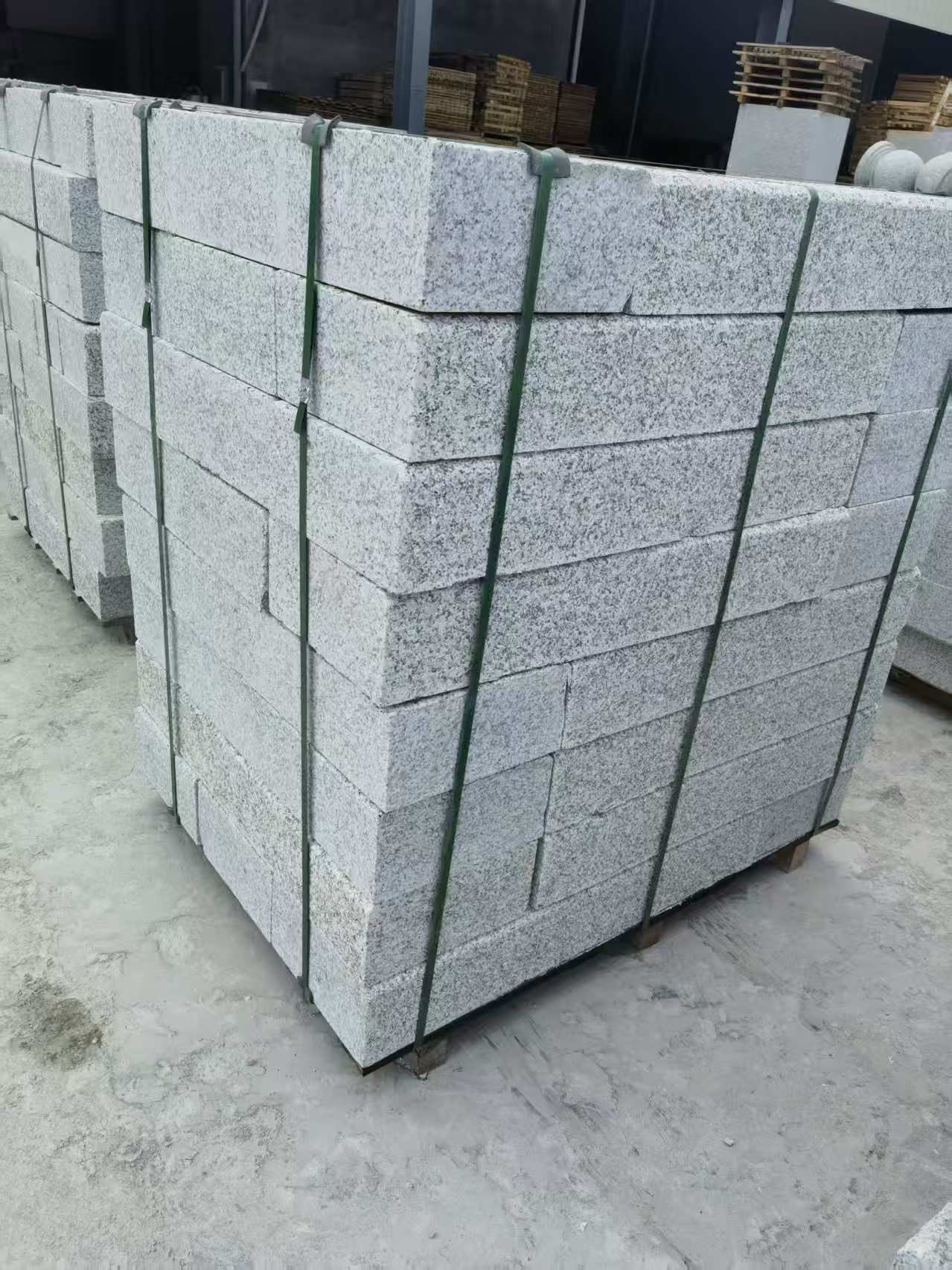 兰州 芙蓉白火烧两面路沿石