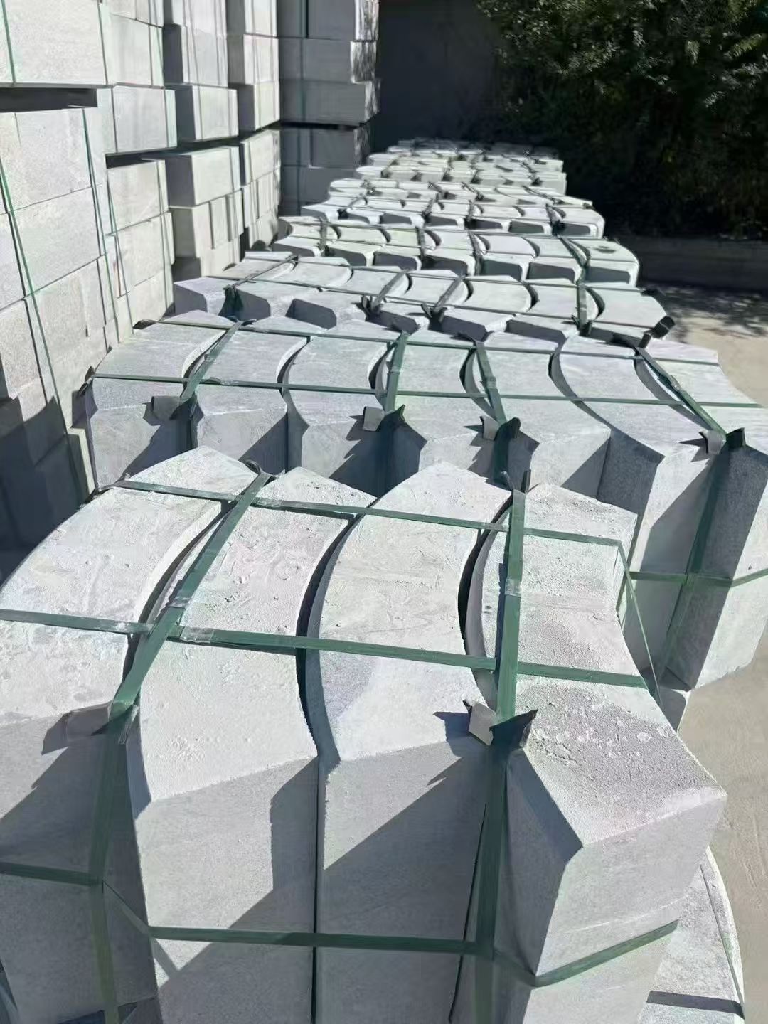 兰州 芝麻灰弧形路沿石